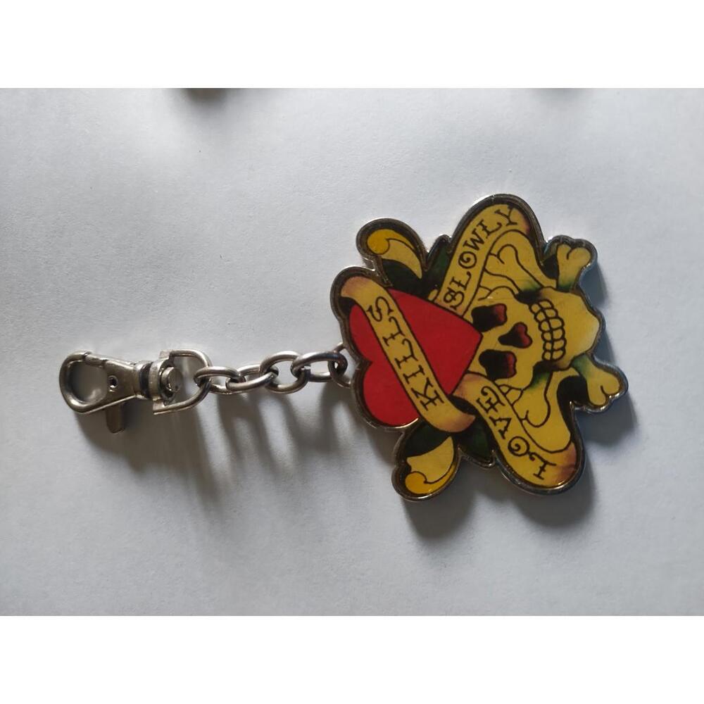 DON ED HARDY SKULL & HEART KEY‎ CHAIN “LOVE KILLS SLOWLY” STAINLESS STEEL
